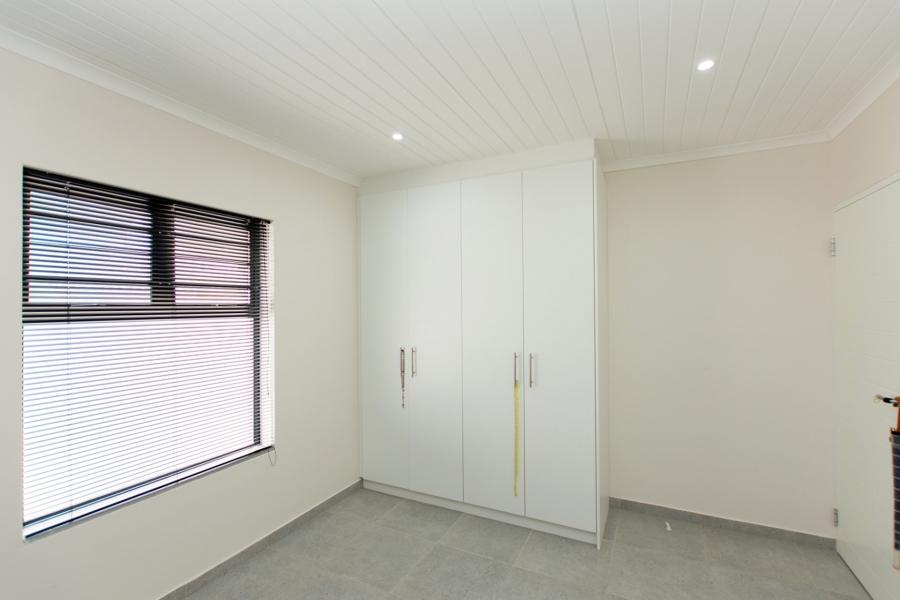 2 Bedroom Property for Sale in Harbour Lights Western Cape